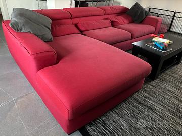 Divano rosso 310x200