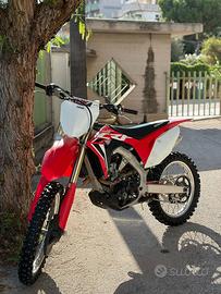 Honda CRF 250R Red Moto