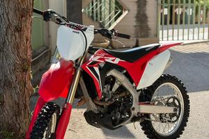 Honda CRF 250R Red Moto