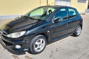 Peugeot 206 diesel 5 porte neopatentati 