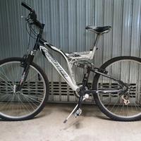 Mountan bike ammortizzata 