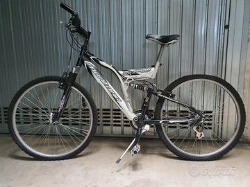 Mountan bike ammortizzata 