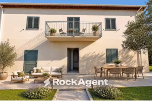 Villa di 275 m² con più di 5 locali e box auto dop