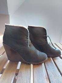 Scarponcino donna in pelle scamosciata con zeppa