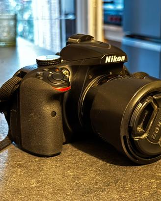 Nikon d3400 con oviettivo Nikkor AF-P 18-55mm