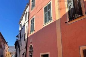 Rustico / Casale di 108 m² con più di 5 locali a L
