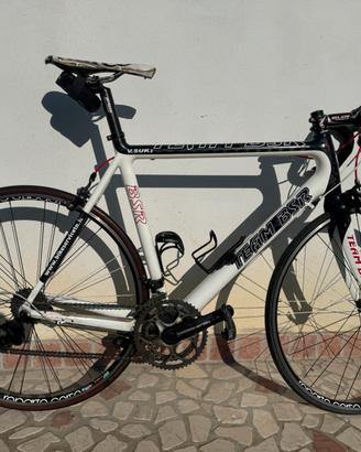 Bici corsa carbonio squadra corse
