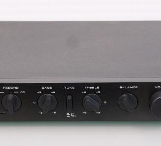 Audiolab 8000c