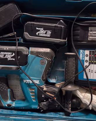 martello makita con 3 batterie