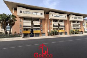 Via Golfo di Taranto quadrilocale con p.a. e box