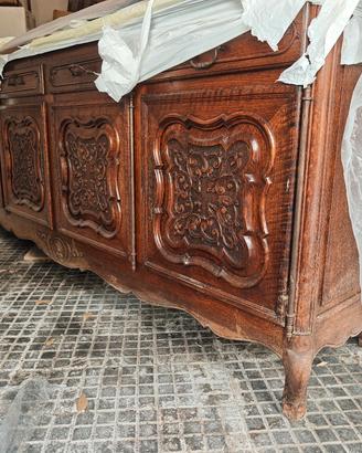 credenza madia in legno intagliato e massiccio