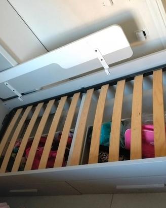 Letto singolo completamente in legno