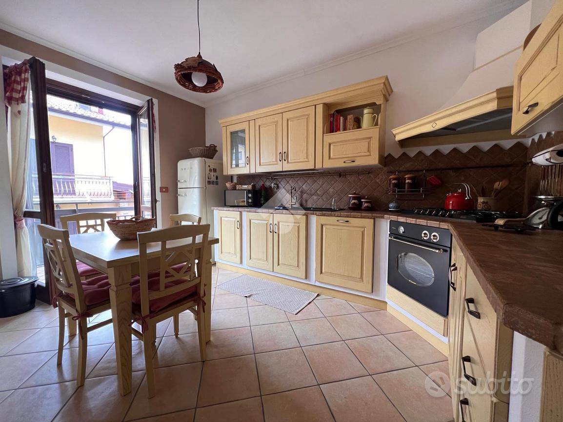 VILLA A SCHIERA A SANTO STEFANO DEL SOLE - Altro