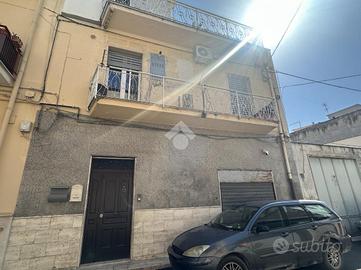 CASA INDIPENDENTE A CANOSA DI PUGLIA