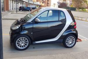 Smart fortwo coupé nera mhd 