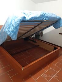 Letto matrimoniale con vano contenitore