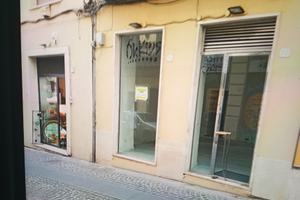 Velletri (Pieno centro) Locale C1 Ristrutturato