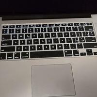 Apple Macbook pro 15.4