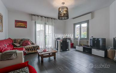 Appartamento in bifamiliare con giardino !!