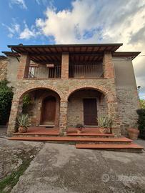 CL279 - Porzione di casale panoramico con terreno