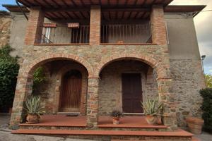 CL279 - Porzione di casale panoramico con terreno