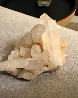 Pietra Ametista e cristalli di quarzo bianco