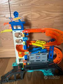 Pista hotwheels squalo