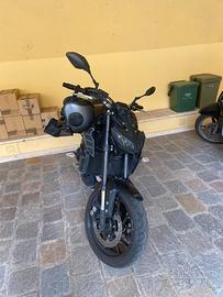 Yamaha mt09 blackmatt permuto