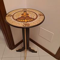 Tavolino in legno Buddha con simbolo OM