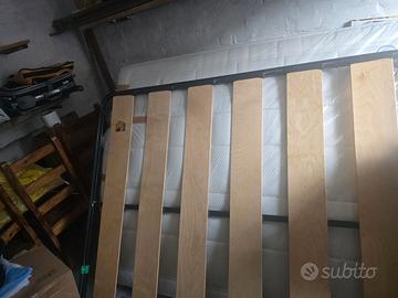 Materasso matrimoniale rete doghe legno