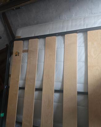 Materasso matrimoniale rete doghe legno
