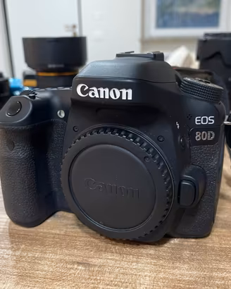Canon EOS 80D + accessori