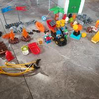 aereoplani macchinine personaggi e altri pezzi