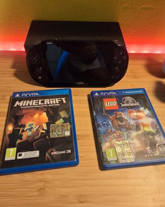 PlayStation Vita Slim Sony (PCH-2000) con 2 giochi