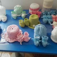 Cappellino e scarpette