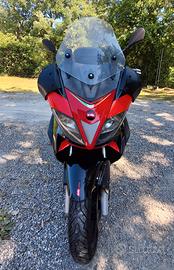Aprilia sr max300