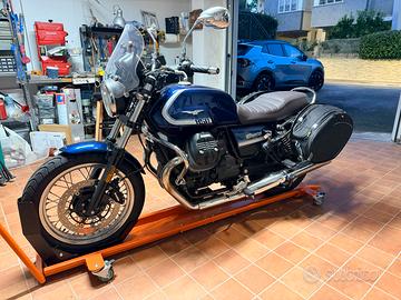 Moto guzzi 850 v7