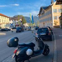 Vespa 300 GTS super sport Akrapovic