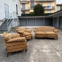 Divano a due posti  e due poltrone vintage