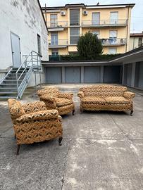 Divano a due posti  e due poltrone vintage