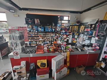 MERCI DA FERRAMENTA E MAGAZZINO EDILE