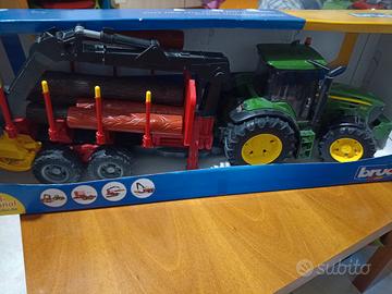 John Deere 7930 Bruder + rimorchio legna