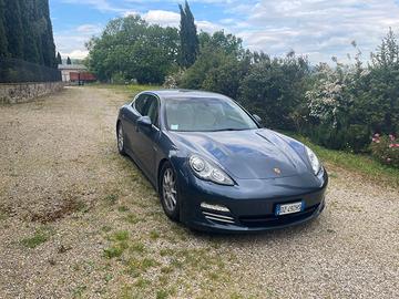 Porsche Panamera 4S