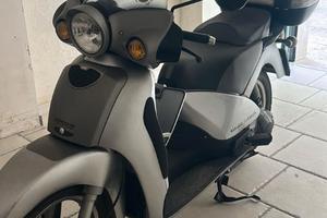 Aprilia Scarabeo 250 (2004)- 4800 km + 2 caschi