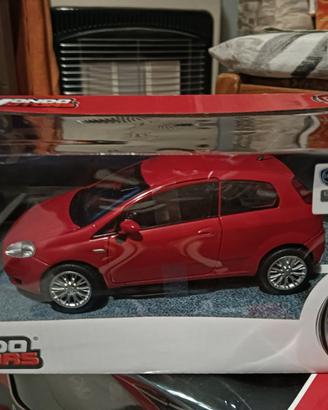modellino Fiat Grande Punto scala 1:24 