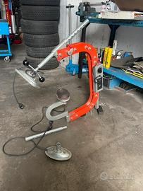 Vulcanizzatrice pneumatici