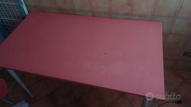 Tavola da cucina economica con sedie