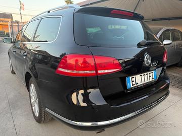 Volkswagen PASSAT 1.6 DIESEL 2011 - CARPLAY