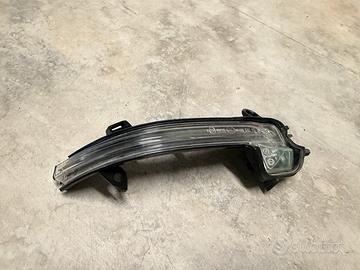Indicatore Destro Bmw F40