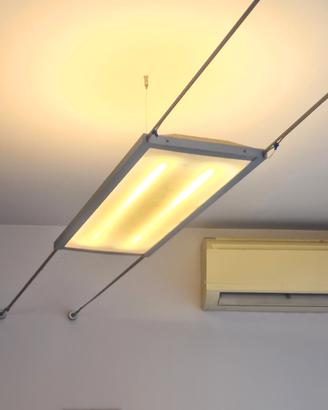 Lampade industriali neon, sospensione lineare